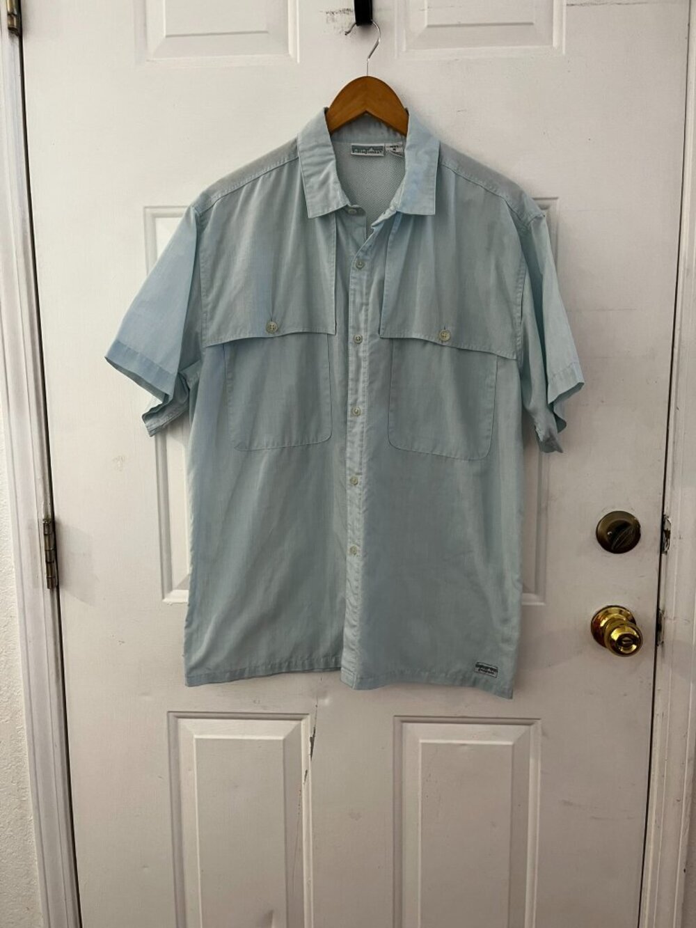 Vintage Patagonia Men's Light Blue Short Sleeve Vented Outdoor Shirt Sz med